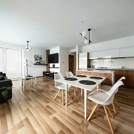 S Wellnes Apartamento Bratislava