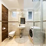 S Wellnes Apartamento Bratislava